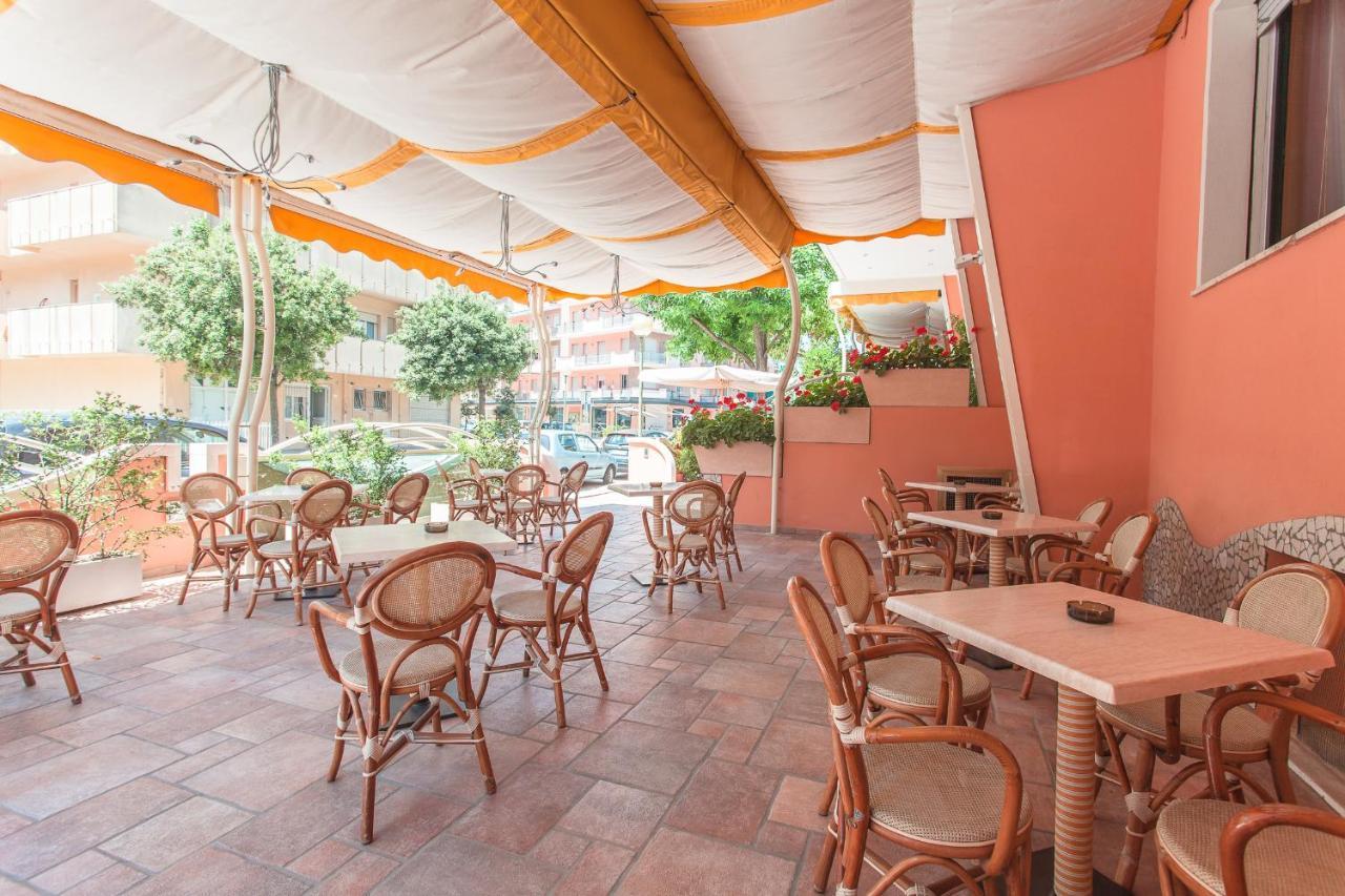 Hotel Joli Cesenatico Exterior photo
