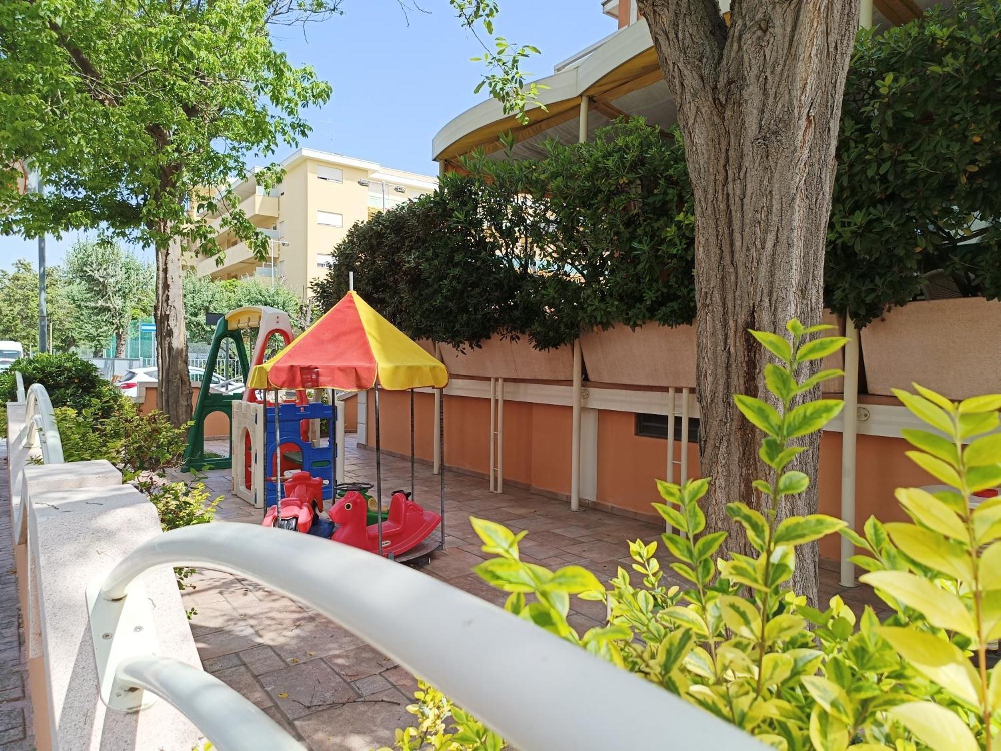 Hotel Joli Cesenatico Exterior photo